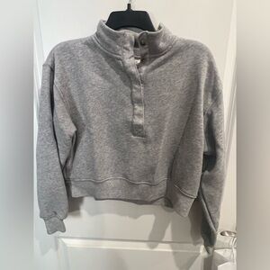 American Eagle cropped sweater size XS (Will fit a S)